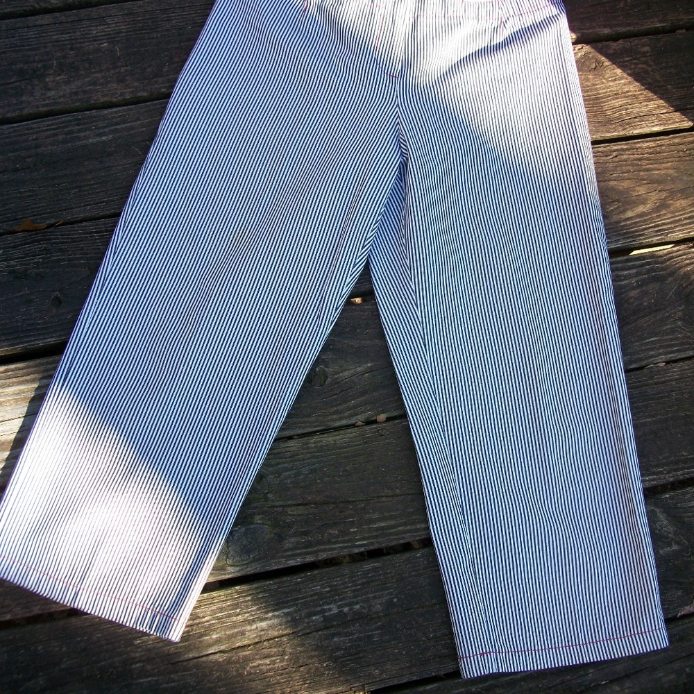 Harve` Benard Blue Pinstripe Capris – Size 12 - Picture 2 of 7